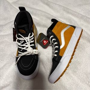 NWT! Vans kids Sk8 Hi MTE Size 5 youth